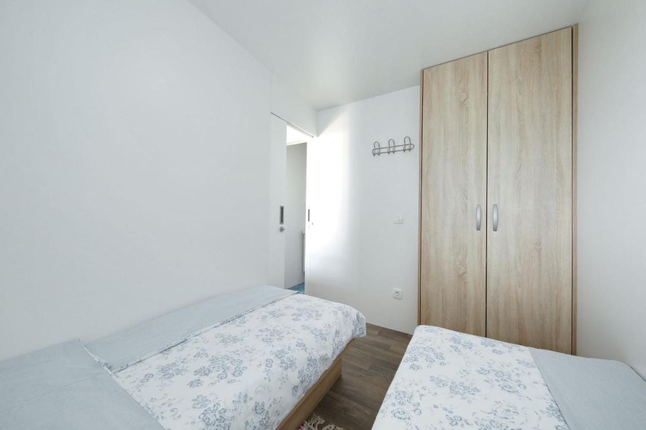 Mobile Home Safir Biograd Na Moru Exterior foto
